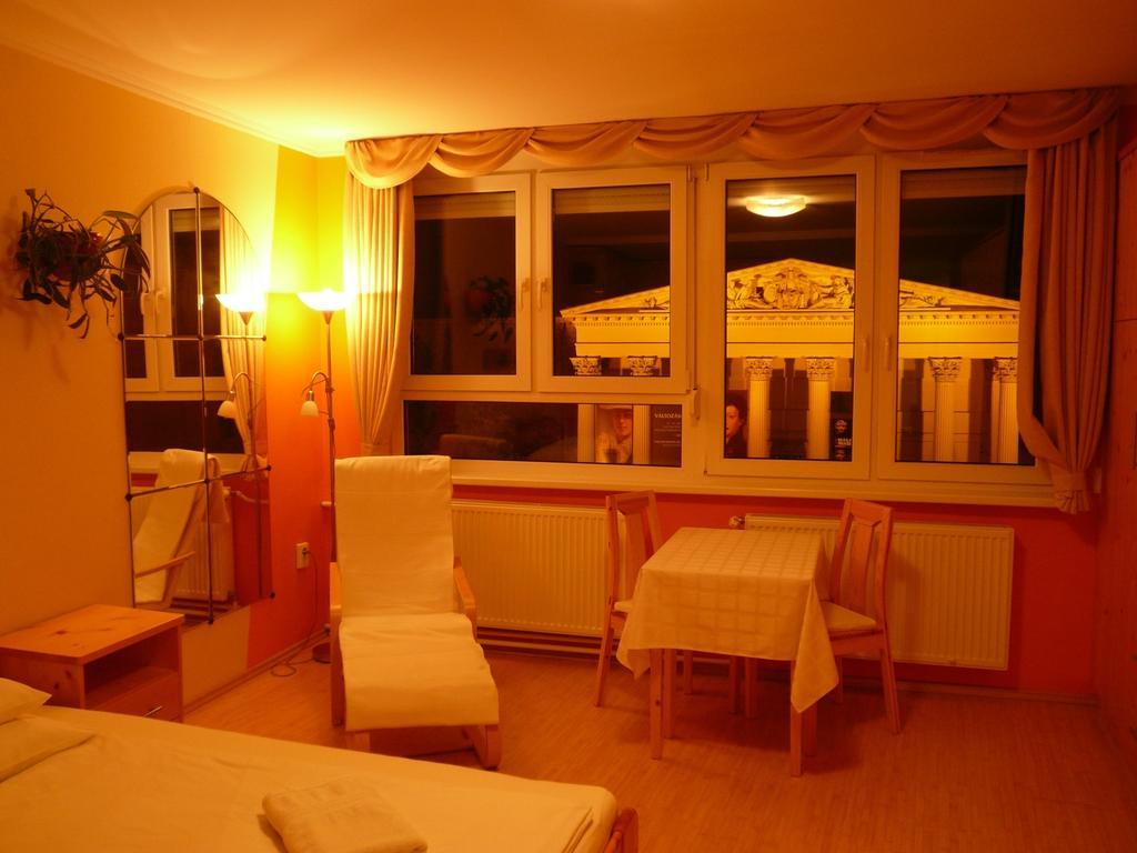 Museum View Apartment Budapest Phòng bức ảnh
